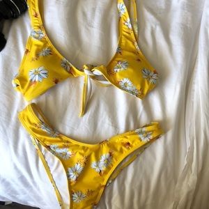 Yellow flower bottoms. Size M.